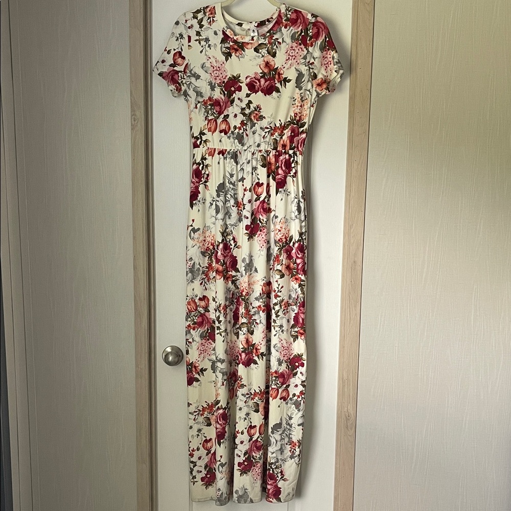 Ty Alexander’s Floral Maxi Dress - Cream